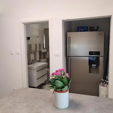 Apartman Kiara شقة