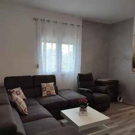 아파트 Apartman Kiara